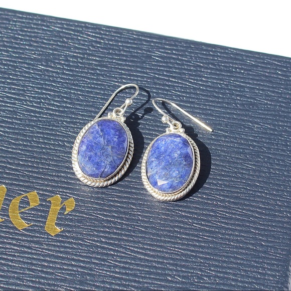 Stauer Simulated Sapphire Sterling Silver Necklace & Earrings Jewelry Set In Box - Picture 3 of 6